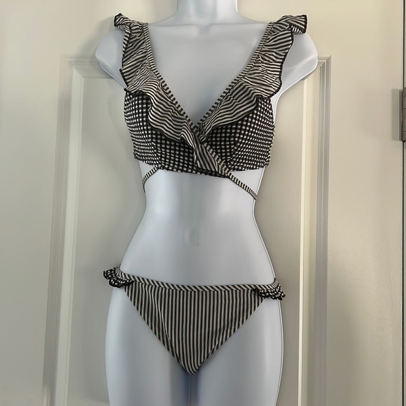 aerie Other - Aerie cross tie triangle bikini, new with tags, both pieces size medium